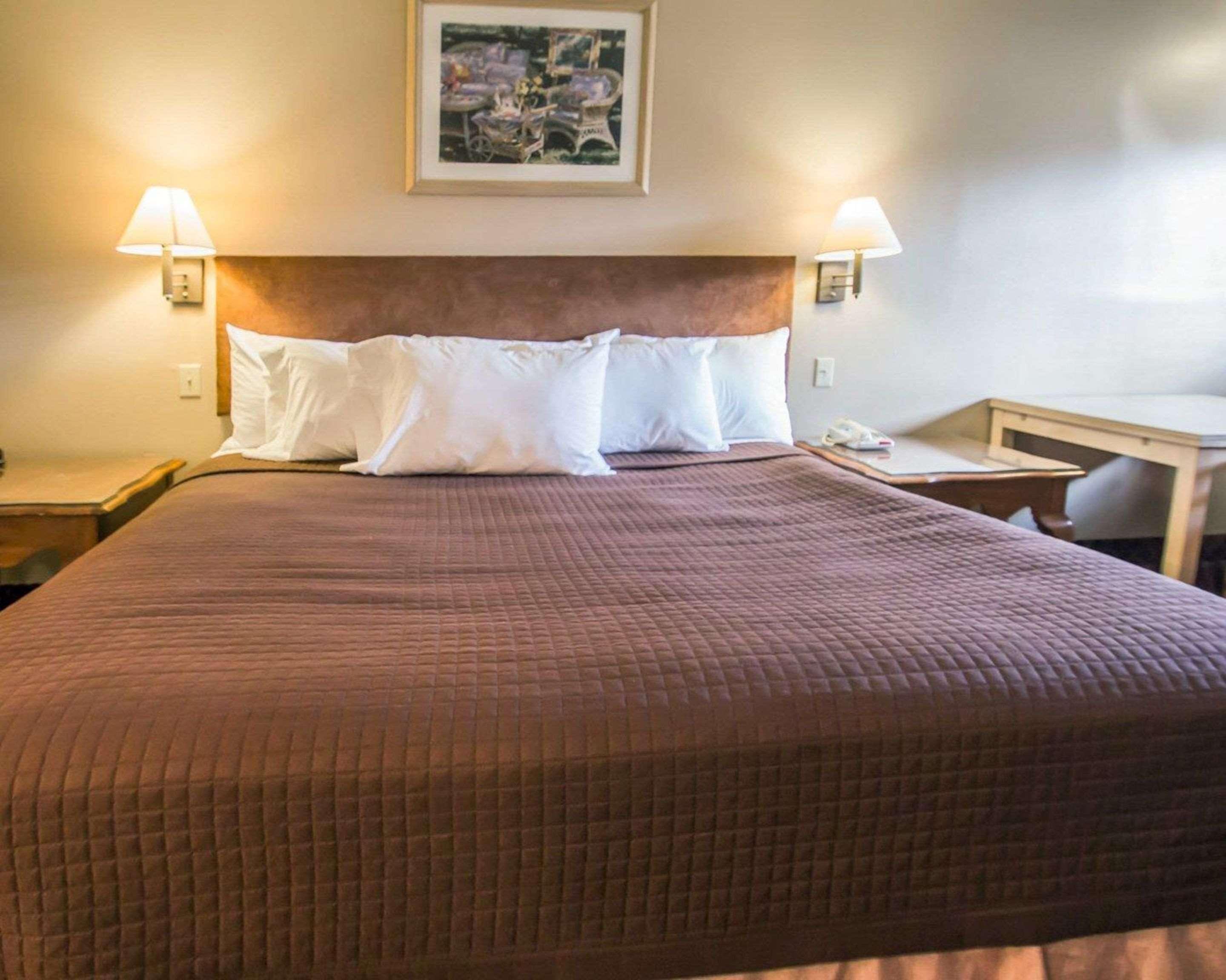 Rodeway Inn Forest City Εξωτερικό φωτογραφία