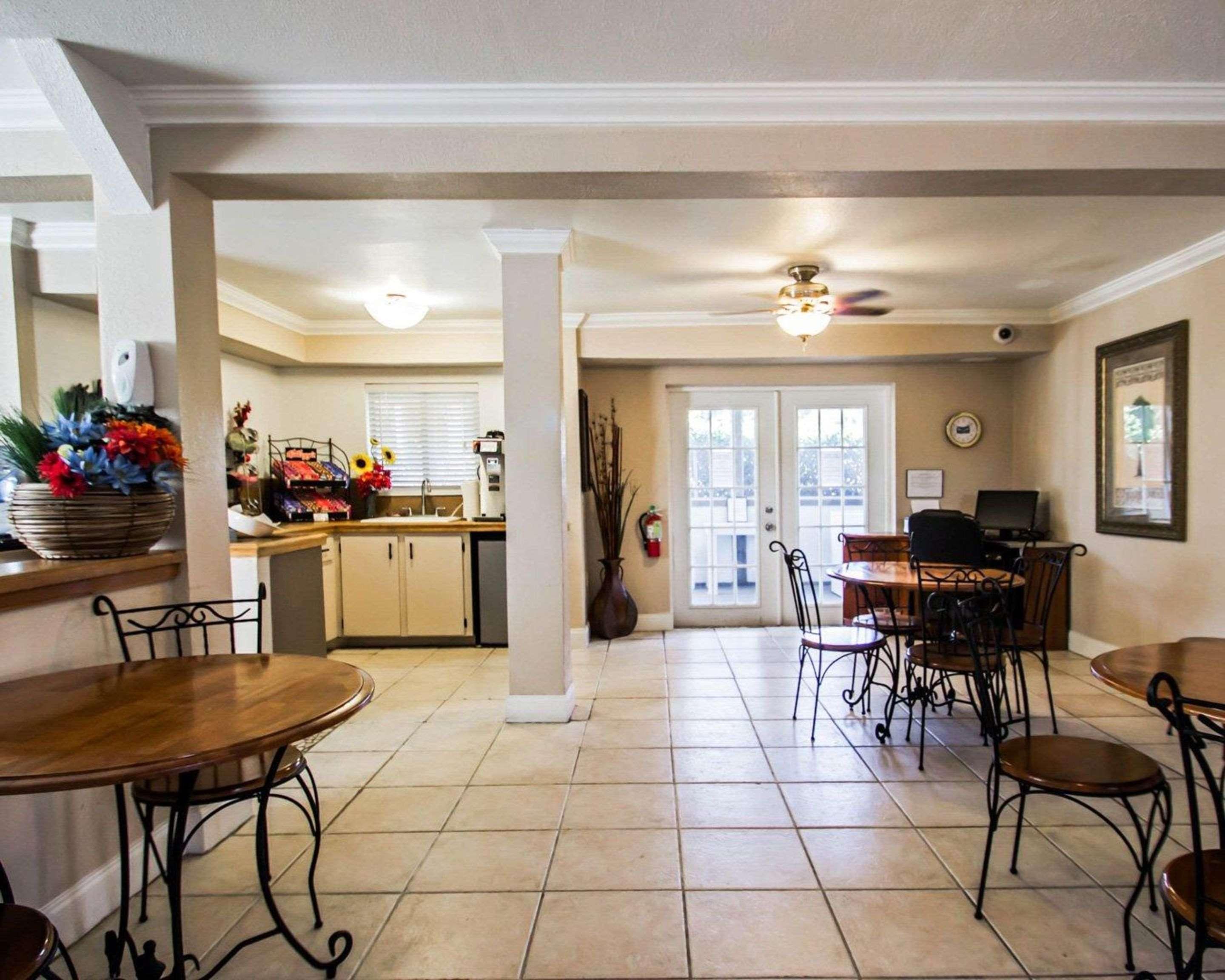 Rodeway Inn Forest City Εξωτερικό φωτογραφία