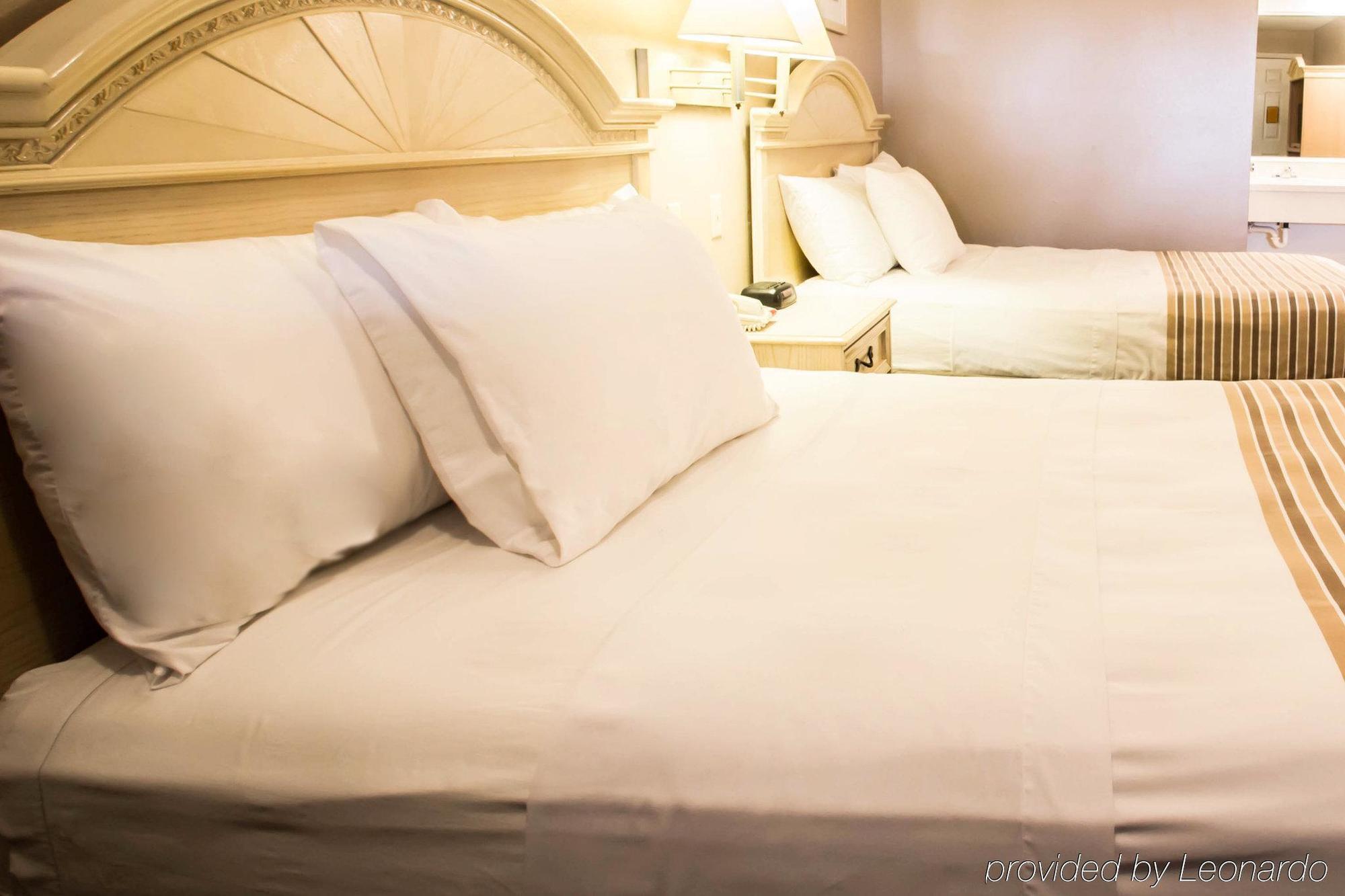 Rodeway Inn Forest City Εξωτερικό φωτογραφία